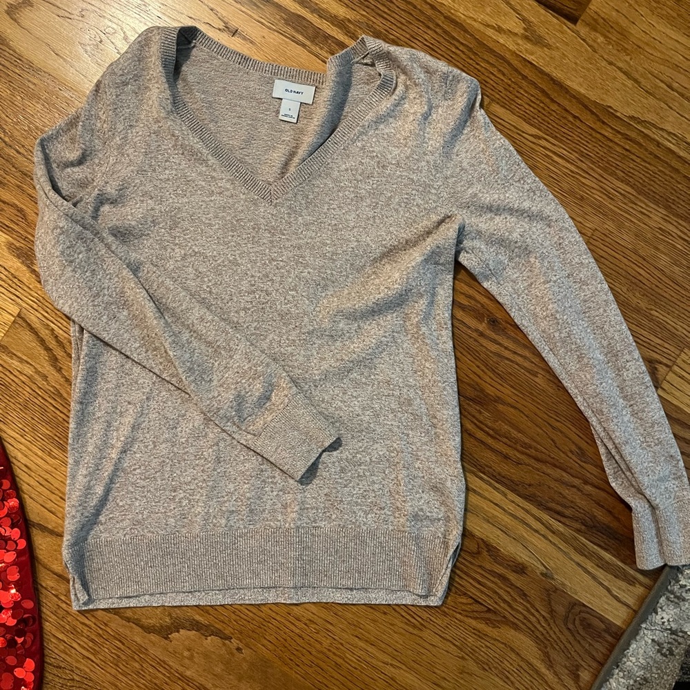 V neck sweater